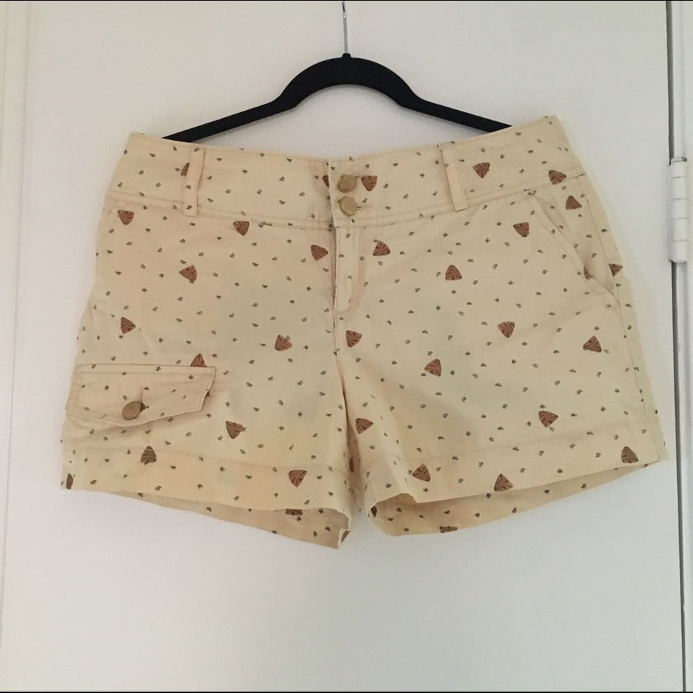 Shorts, Cute Bee Pattern. - image 1